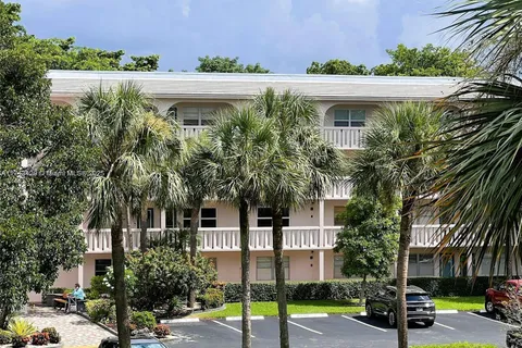 2002 Granada # J3, Coconut Creek FL 33066