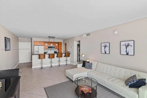 10350 W Bay Harbor Dr # 5J, Bay Harbor Islands FL 33154
