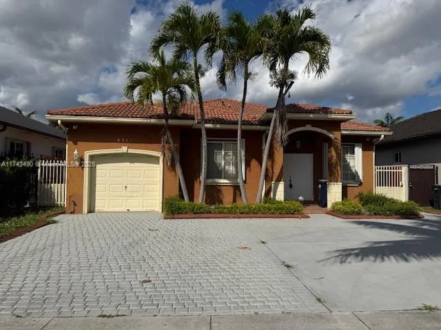 8713 NW 146th Ln, Miami Lakes FL 33018