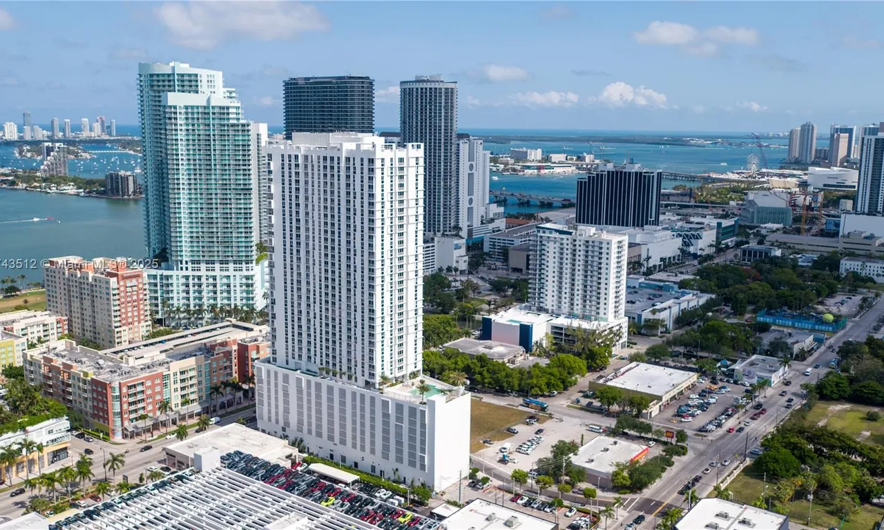 2000 Biscayne Blvd # 3507, Miami FL 33137