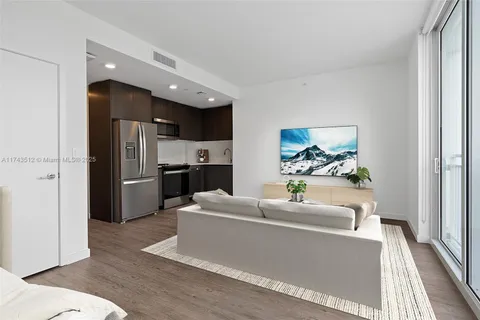 2000 Biscayne Blvd # 3507, Miami FL 33137