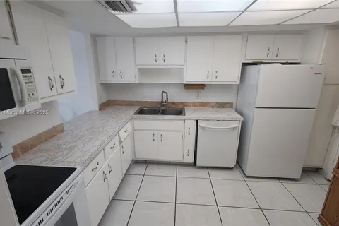 1301 NE Miami Gardens Dr # 1422W, Miami FL 33179