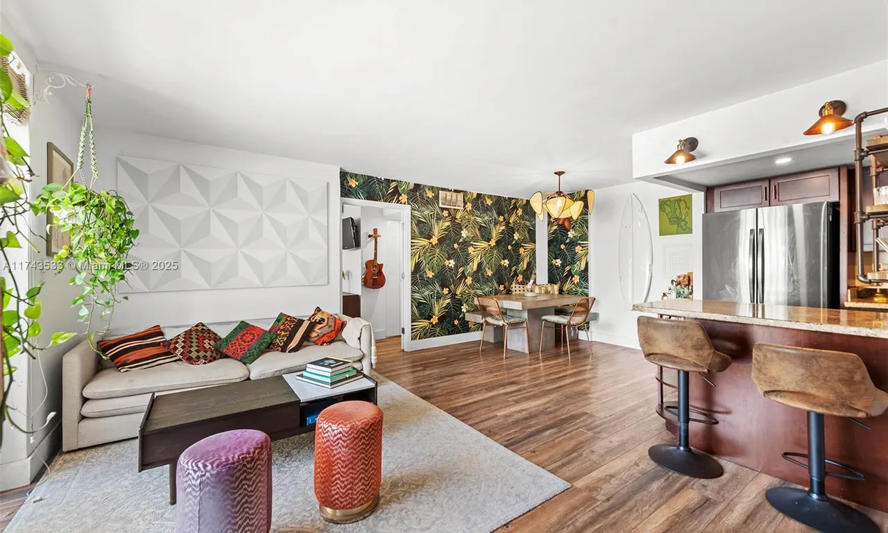335 Collins Ave # 201, Miami Beach FL 33139