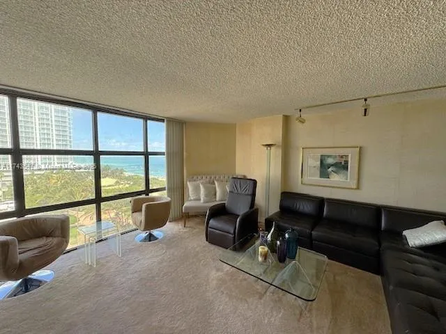 6423 Collins Ave # 809, Miami Beach FL 33141