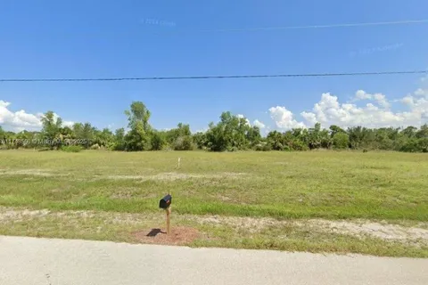 3813 NW 46th Ln, Cape Coral FL 33993