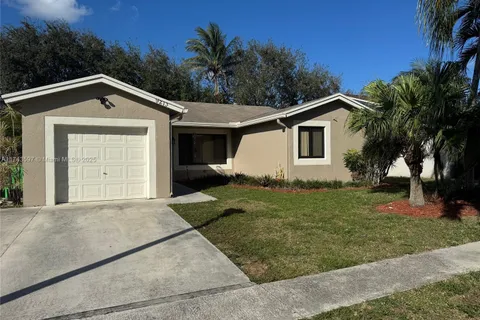 9213 NW 53rd Ct, Sunrise FL 33351