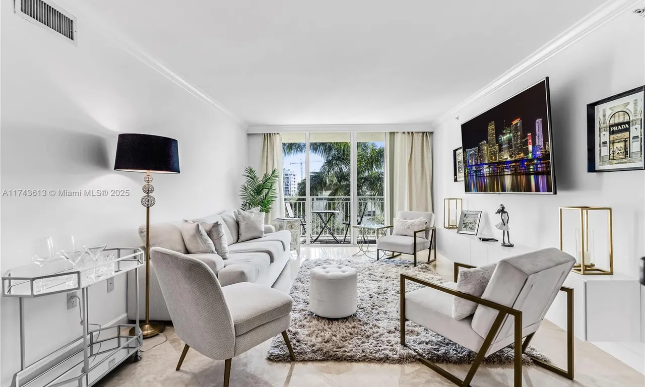 99 SE Mizner Blvd # 409, Boca Raton FL 33432