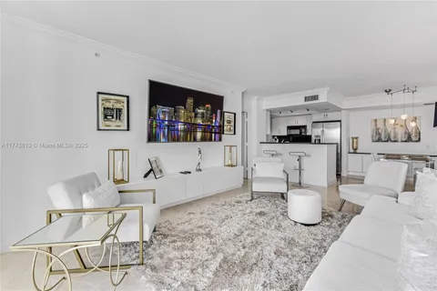 99 SE Mizner Blvd # 409, Boca Raton FL 33432
