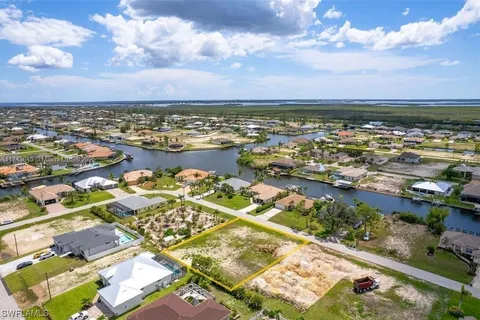 413 NW 37TH PL, Cape Coral FL 33993