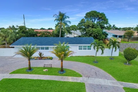 2465 Edgewater Dr, West Palm Beach FL 33406