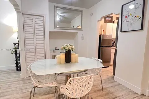 730 12th St # 9, Miami Beach FL 33139