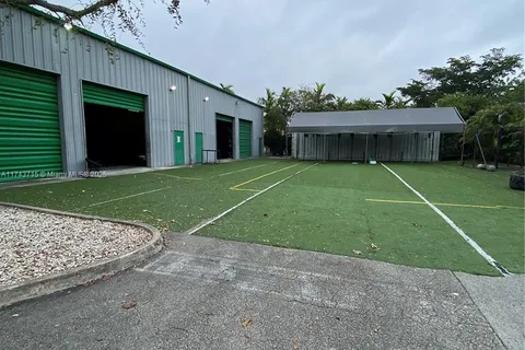 6950 Stirling Rd, Davie FL 33024