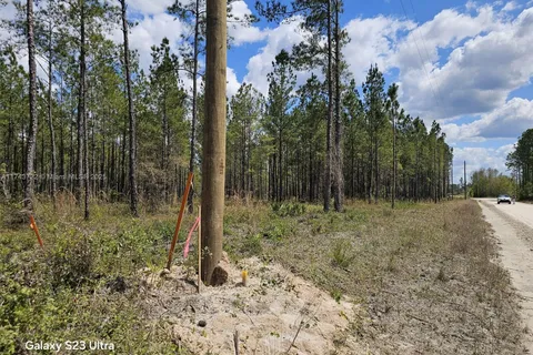 271 NE Lawtey, Other City - In The State Of Florida FL 32058