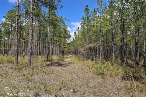 271 NE Lawtey, Other City - In The State Of Florida FL 32058