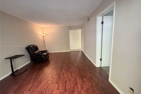 5155 E Sabal Palm Blvd # 204, Tamarac FL 33319