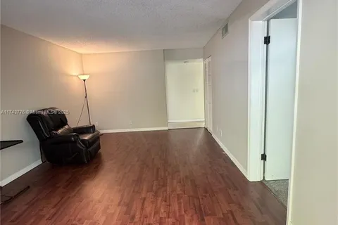 5155 E Sabal Palm Blvd # 204, Tamarac FL 33319