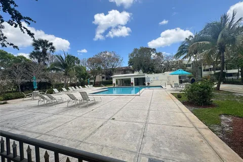 5155 E Sabal Palm Blvd # 204, Tamarac FL 33319