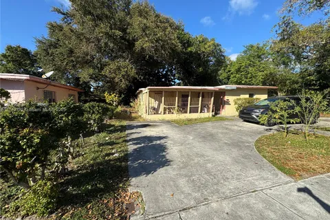 763 NE 140 st, North Miami FL 33161