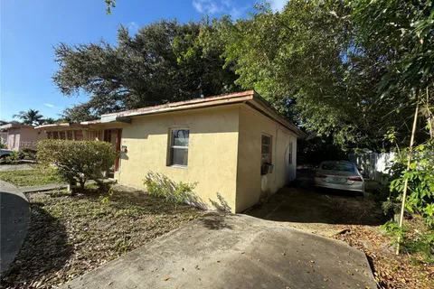 763 NE 140 st, North Miami FL 33161