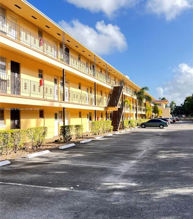 20200 NE 27th Ct # 9, Aventura FL 33180