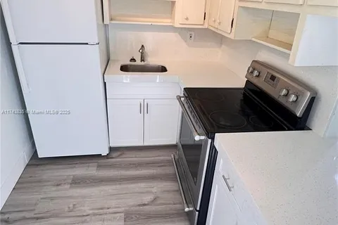 20200 NE 27th Ct # 9, Aventura FL 33180