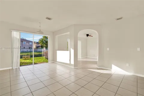 27480 SW 138th Path, Homestead FL 33032