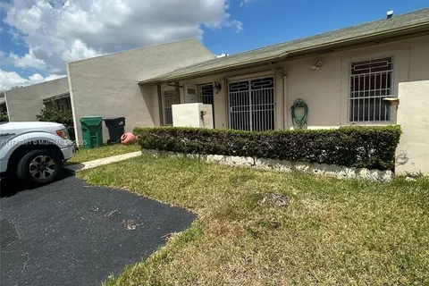 12133 SW 110th St Cir S, Miami FL 33186