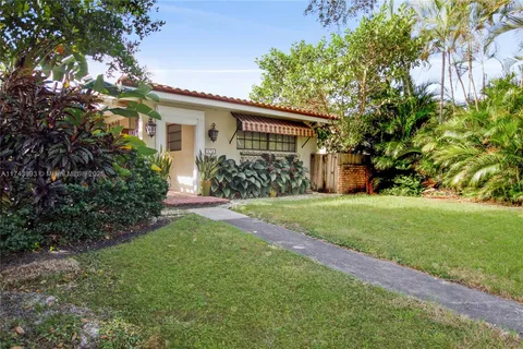 574 NE 102nd St, Miami Shores FL 33138
