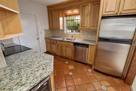 574 NE 102nd St, Miami Shores FL 33138