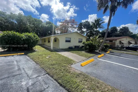 2884 SW 19th Pl, Fort Lauderdale FL 33312