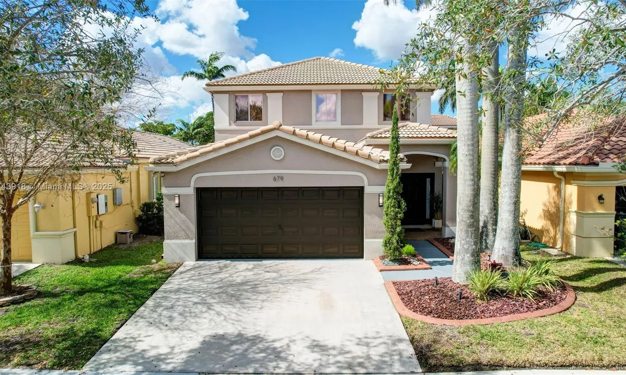 679 Conservation Dr, Weston FL 33327