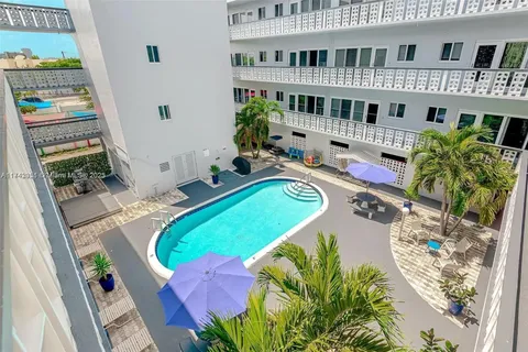 1818 Rodman St # 2D, Hollywood FL 33020