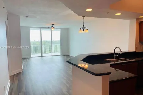 14951 Royal Oaks Ln # 1006, North Miami FL 33181