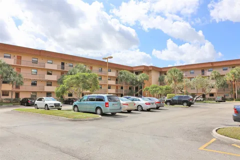 4940 E Sabal Palm Blvd # 203, Tamarac FL 33321