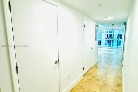 41 SE 5th St # 808, Miami FL 33131