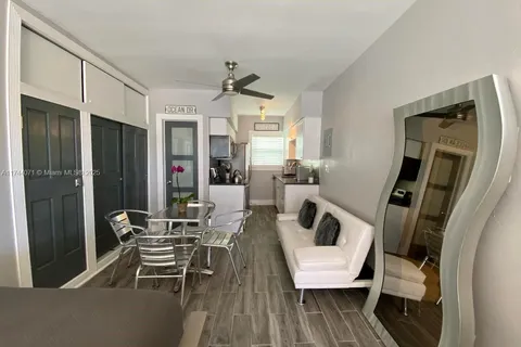 1446 Ocean Dr # 33, Miami Beach FL 33139