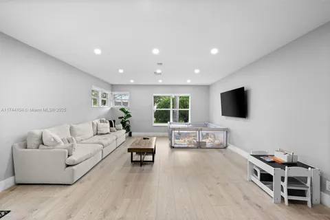 10650 NE 11th Ct, Miami Shores FL 33138