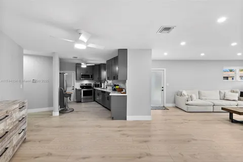10650 NE 11th Ct, Miami Shores FL 33138
