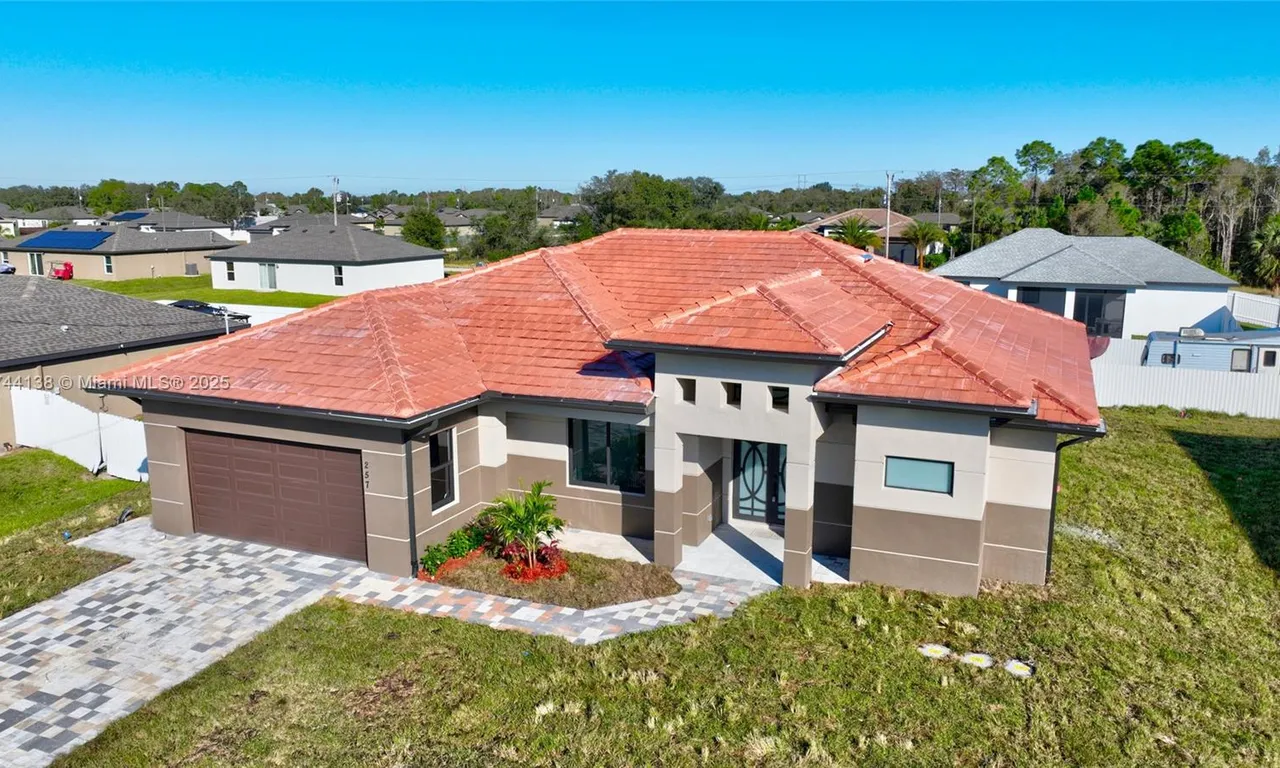 257 Lisette ST, Fort Myers FL 33913
