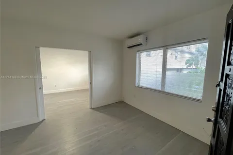 218 Santillane Ave # 16, Coral Gables FL 33134