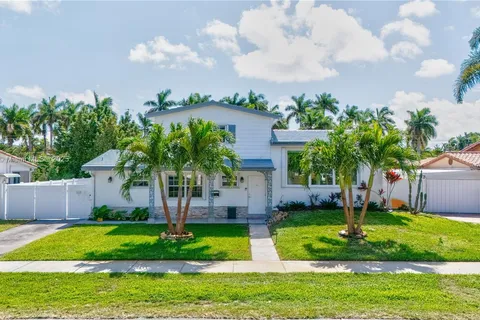 1016 NE 4th Ct, Hallandale Beach FL 33009