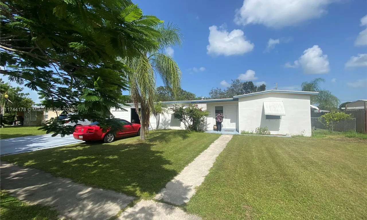 345 Sandia Ave, Port St. Lucie FL 34983