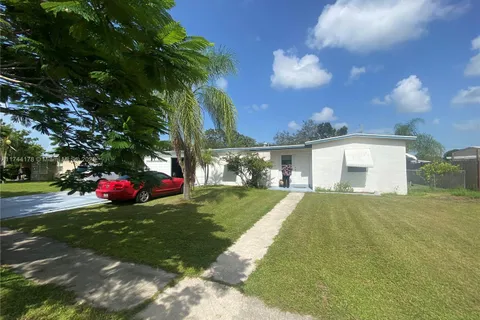 345 Sandia Ave, Port St. Lucie FL 34983