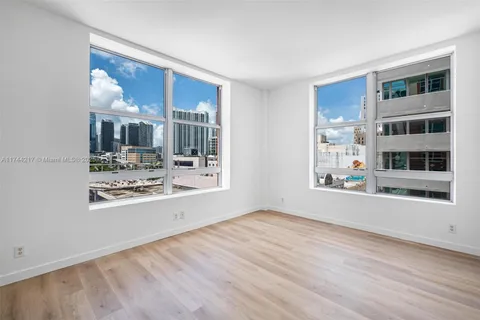 111 E Flagler St # 704, Miami FL 33131