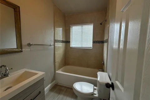1920 Washington Ave # 5, Opa-Locka FL 33054