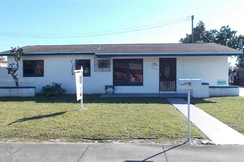 3224 NW 181st St, Miami Gardens FL 33056