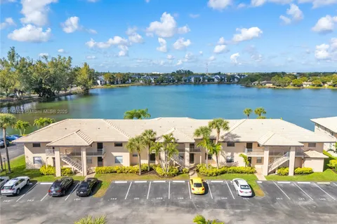 5530 Lakeside Dr # 201, Margate FL 33063