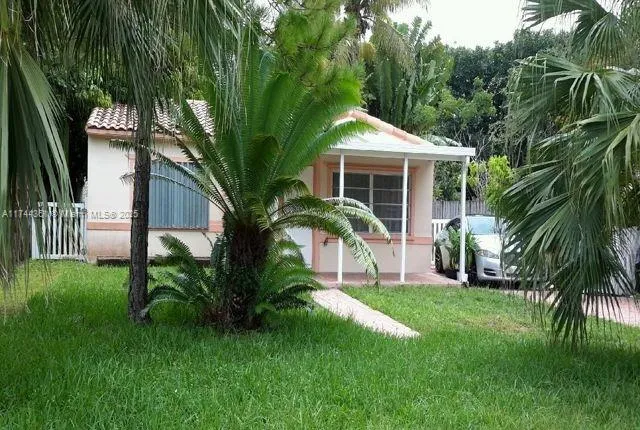 2542 Scott St, Hollywood FL 33020