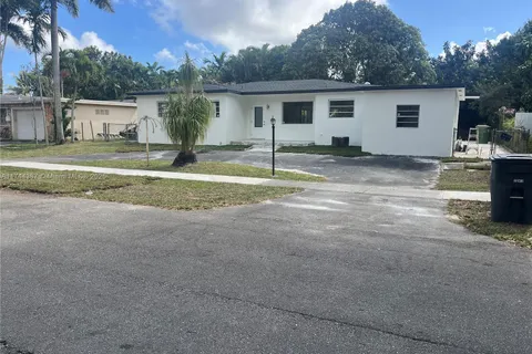 110 NE 132nd St, North Miami FL 33161