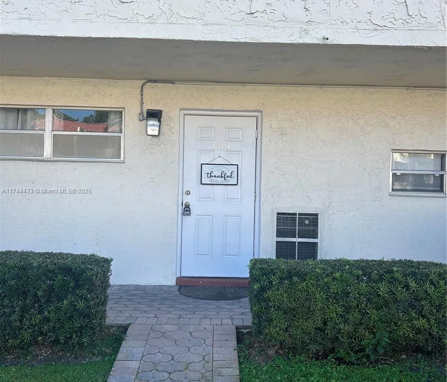 361 S Hollybrook Dr # 104, Pembroke Pines FL 33025